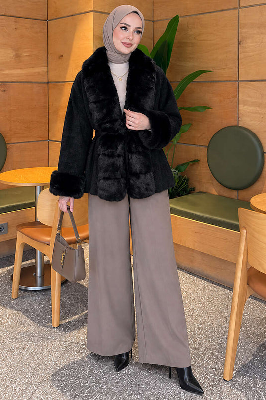 Cappotto In Lana Angora Nero Con Cintura E Dettagli In Pelliccia