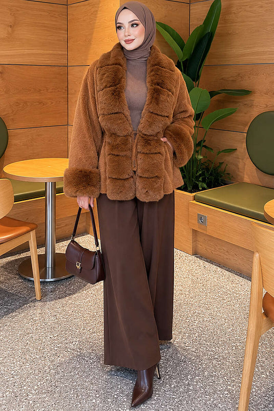 Manteau En Angora Avec Ceinture Et Détail En Fourrure Couleur Camel