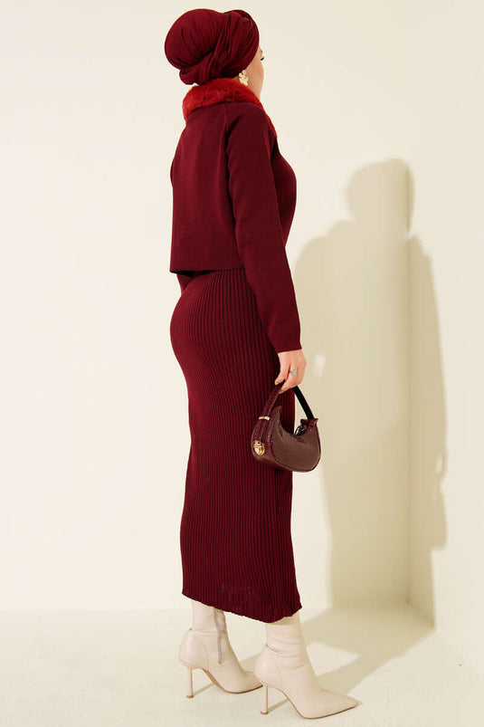 Robe en tricot sans manches avec détails en fourrure bordeaux