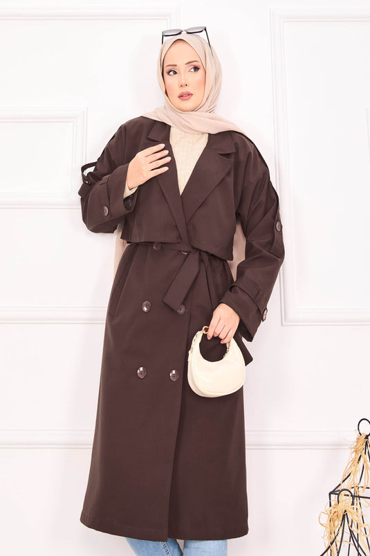 Trench-coat marron avec ceinture et épaulettes détaillées