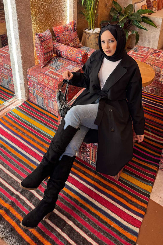 Trench-coat noir à ceinture et épaulettes détaillées