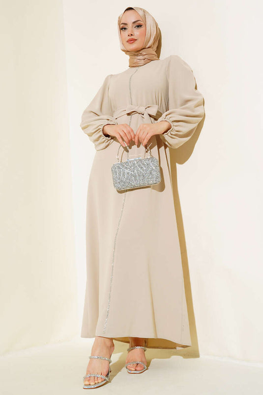 فستان بيج مع وشاح حجري