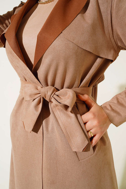 معطف واق من المطر من جلد الغزال العربي مربوط باللون الجملي