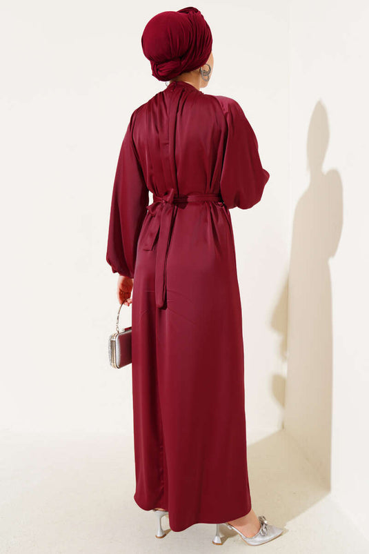 فستان سهرة ساتان بأكمام بالون مع حزام باللون القرمزي