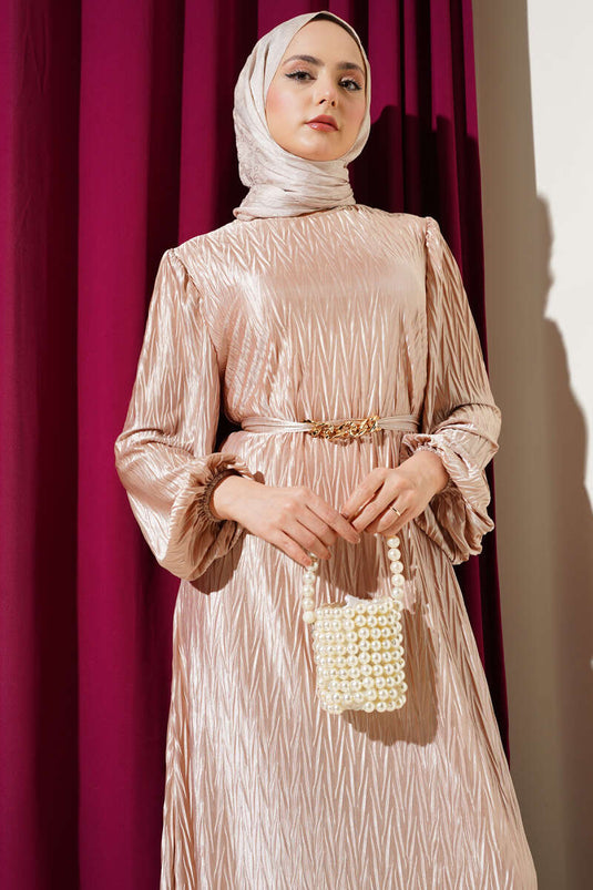 Robe plissée ceinturée beige