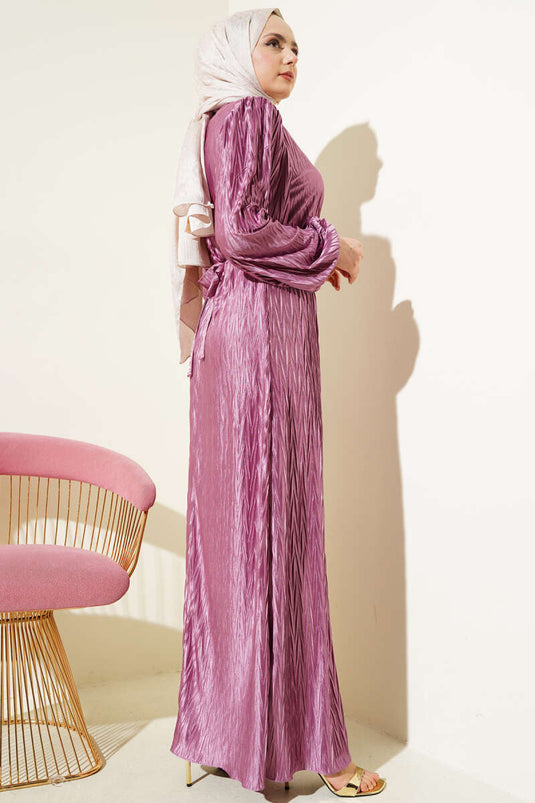 Robe plissée ceinturée lilas