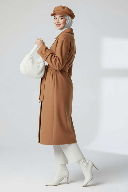 معطف كشمير بحزام وأزرار باللون البني