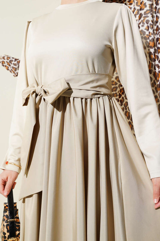 فستان مولانا المزين بحزام باللون البيج