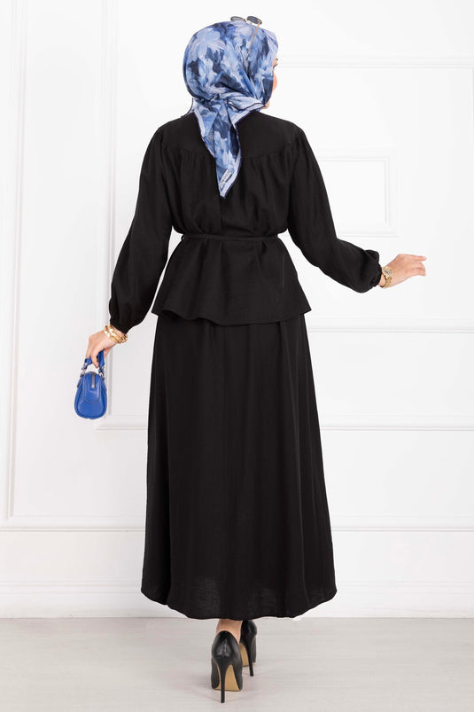 Conjunto De Blusa Y Falda Con Cinturón En Negro