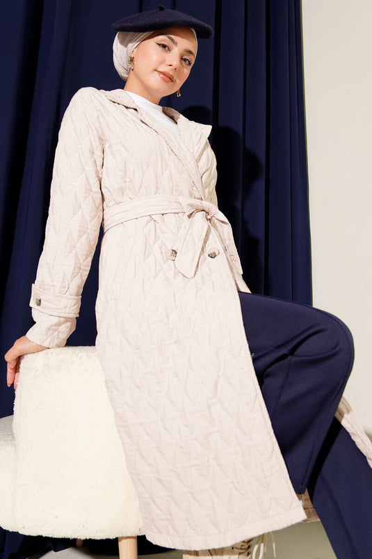 عباءة مبطنة بحزام باللون البيج