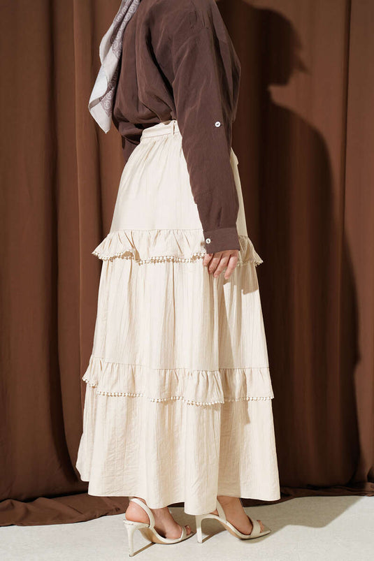Jupe évasée à volants avec ceinture beige