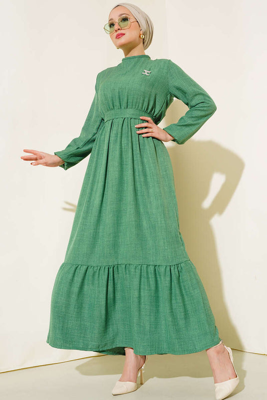 فستان من الكتان بحزام باللون الأخضر