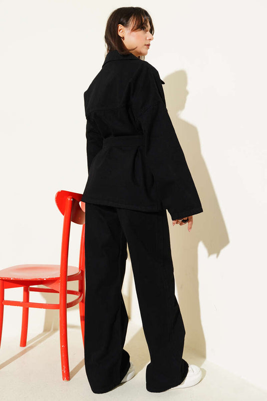 Veste en jean ceinturée et costume deux pièces en jean noir