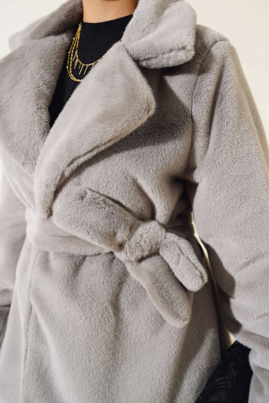 معطف قطيفة بحزام رمادي