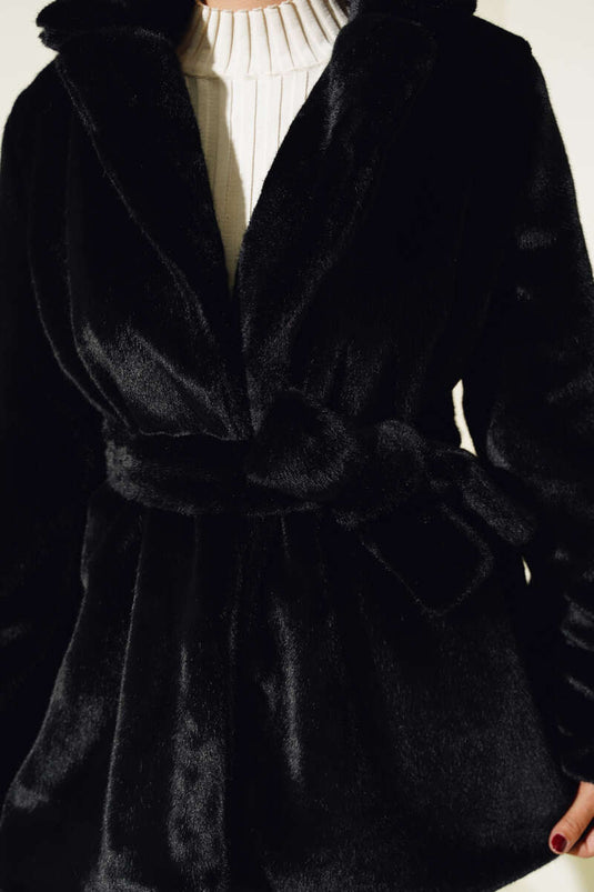 معطف قطيفة بحزام أسود