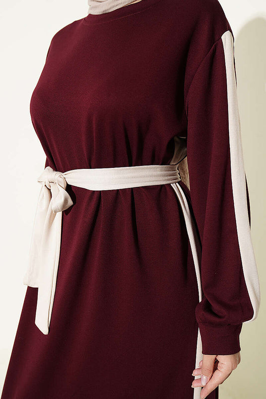 Vestido De Rayas Con Cinturón Burdeos