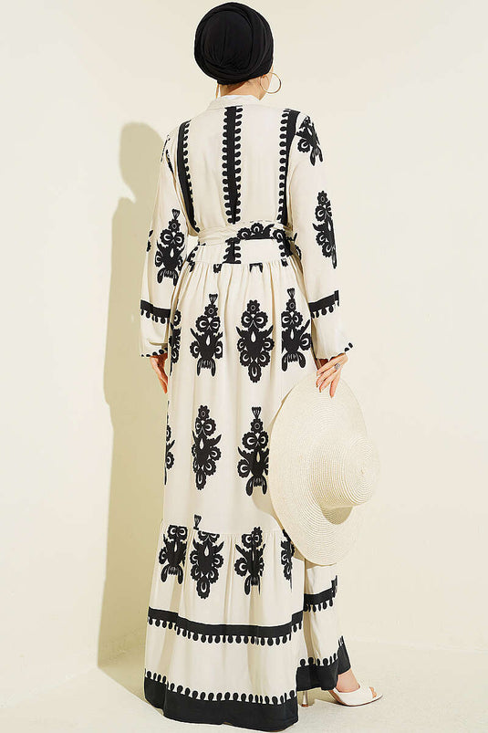 Robe en viscose à motifs avec ceinture et demi-boutons, couleur écru