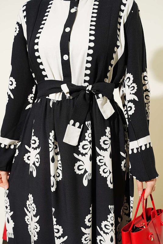 Robe en viscose à motifs avec ceinture et demi-boutons noire
