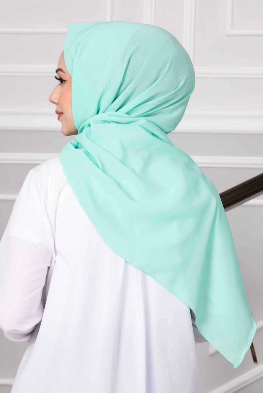 سيدة الحجاب شال الماء الأخضر