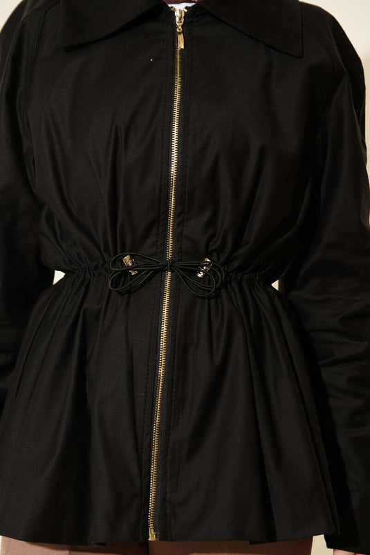 Giacca con cintura elastica, cappuccio e zip, nera