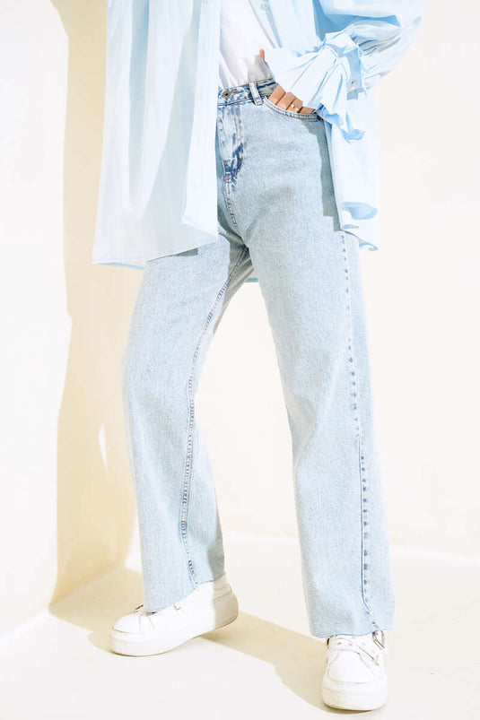 بنطلون واسع الساق مقطوع بالليزر ومغسل بالثلج