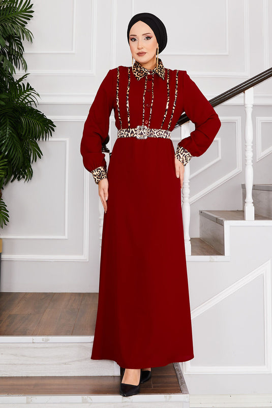 فستان بحجاب وياقة قميص بنقشة جلد النمر، لون عنابي