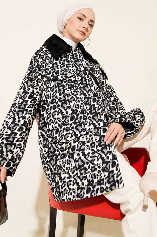 معطف ترنش أسود بياقة مخملية ونقشة جلد النمر