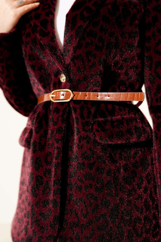 سترة ريش تايلاندية بحزام ونقشة جلد النمر بلون أرجواني