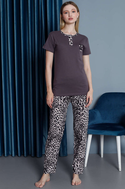 طقم بيجامة بأكمام قصيرة بنقشة جلد النمر - لون عنابي