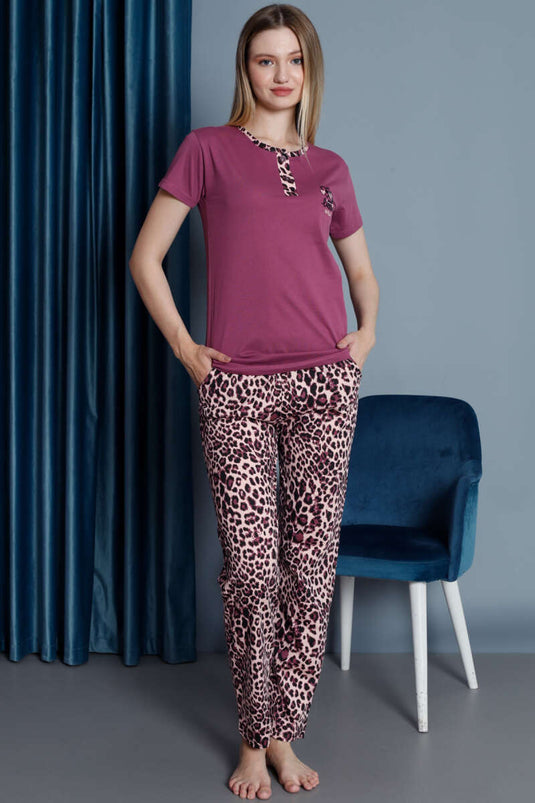 طقم بيجامة بأكمام قصيرة بنقشة جلد النمر باللون البنفسجي
