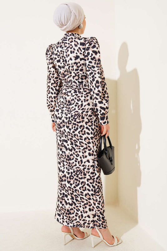 Robe à motif léopard avec ceinture nouée