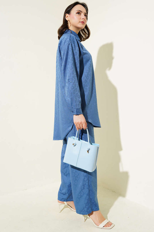 بدلة جاكار من قطعتين بنقشة جلد النمر باللون النيلي