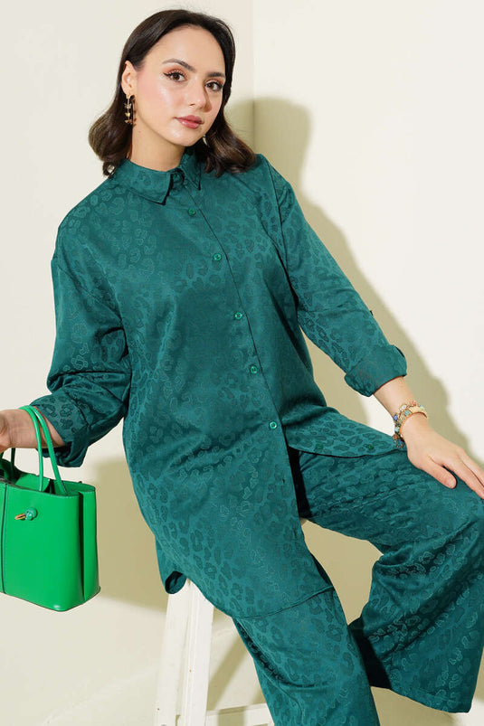 بدلة مكونة من قطعتين من الجاكار بنقشة جلد النمر باللون الأخضر