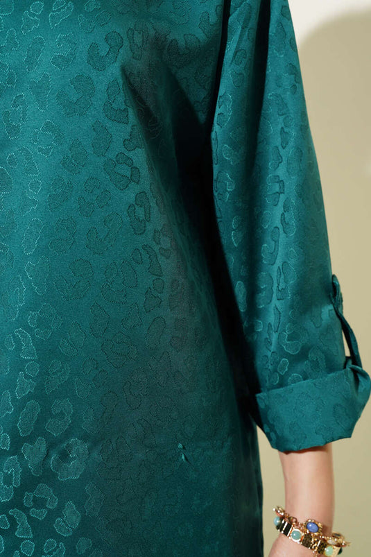 بدلة مكونة من قطعتين من الجاكار بنقشة جلد النمر باللون الأخضر