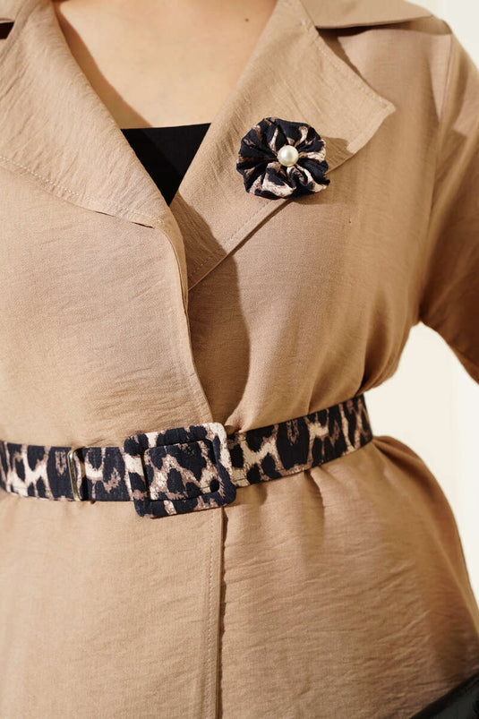 Ensemble deux pièces avec ceinture et détails léopard Latte