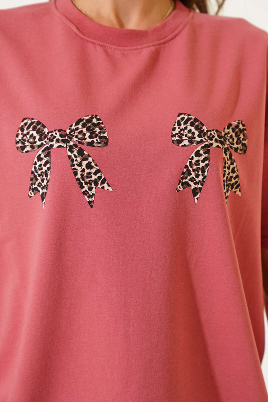 تي شيرت مطبوع عليه فيونكة جلد النمر من داستي روز