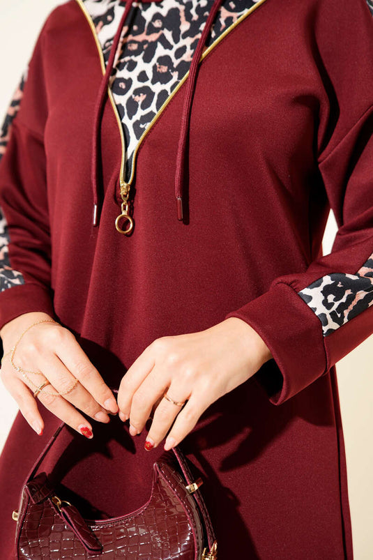 Costume deux pièces à capuche garni de léopard bordeaux