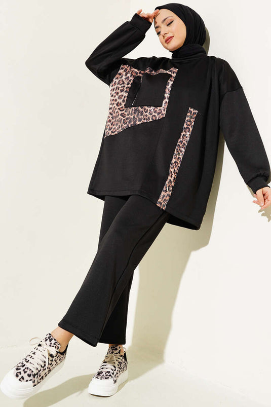 بدلة مزدوجة مطرزة بطبعة الفهد باللون الأسود
