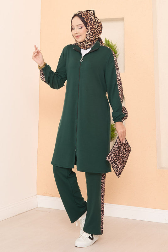 طقم أويشو بنمط الفهد المخطط المزود بسحاب بلون الزمرد