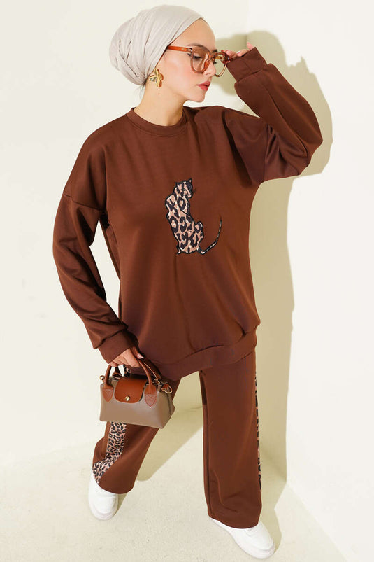 طقم سكوبا مزدوج مخطط بنقشة الفهد بني