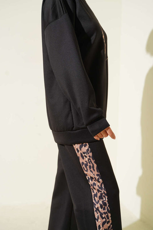 بدلة غوص مزدوجة مخططة بنقشة جلد النمر باللون الأسود