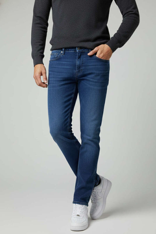 بنطال جينز رجالي أزرق ضيق الساق ومسطح مع ليكرا