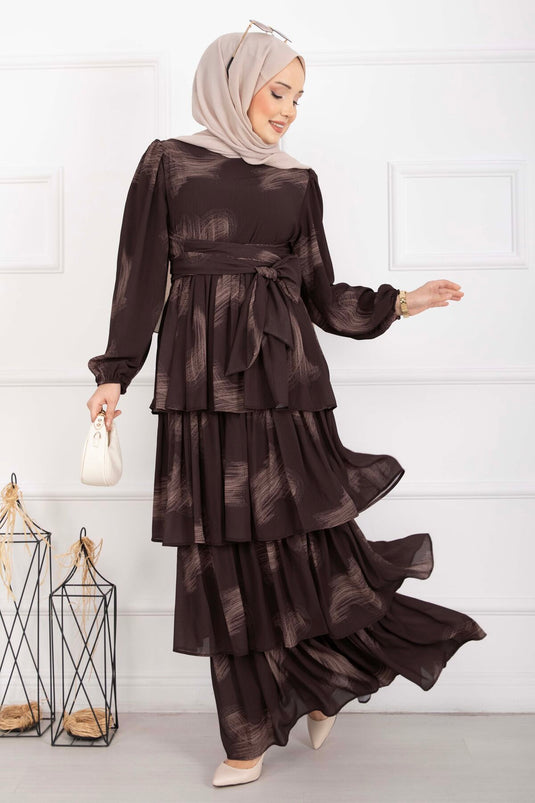 فستان ليفا متعدد الطبقات بحزام بني