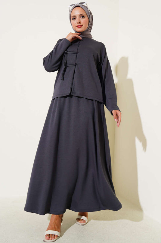 بدلة Loyşa Brit ذات الأزرار والتنورة المكونة من قطعتين باللون الدخاني