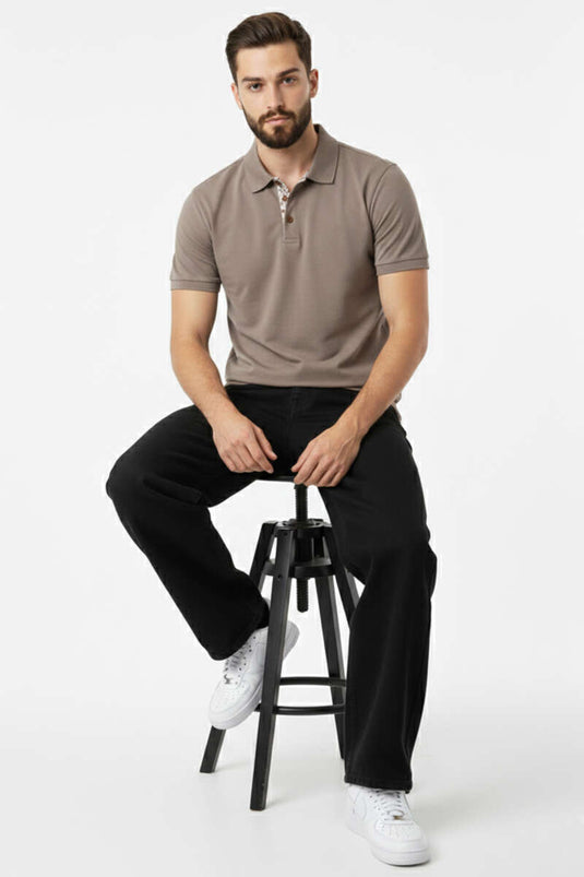 قميص بولو بياقة وأزرار لون بني