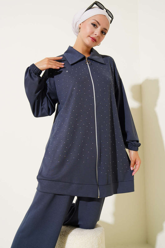 بدلة لويزا من قطعتين مزينة بالأحجار بسحاب لون دخاني