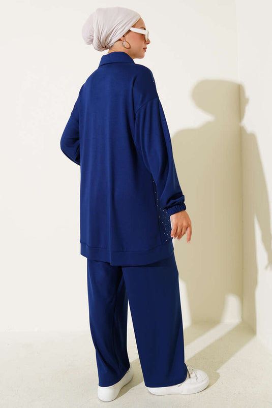 بدلة لويشا من قطعتين مزينة بالأحجار وسحاب باللون الأزرق الداكن