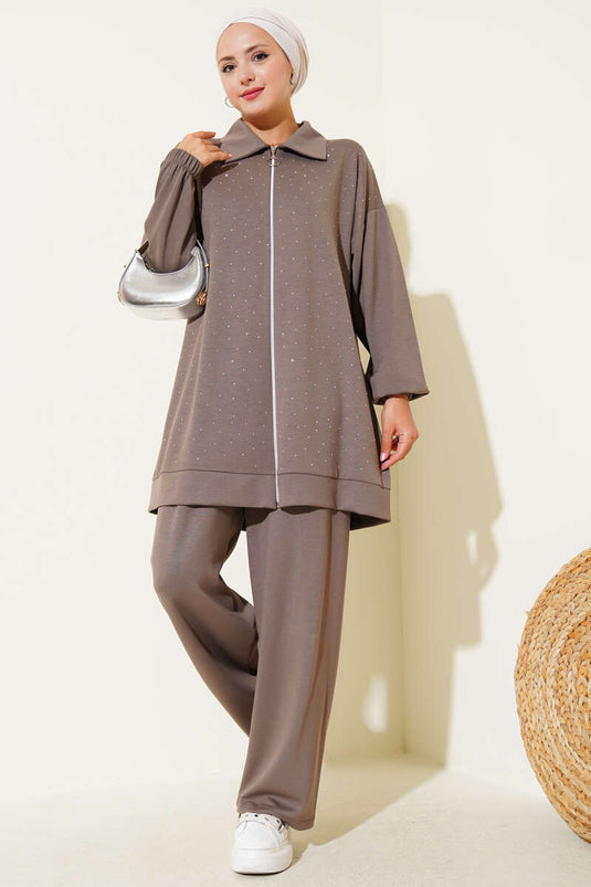 Costume deux pièces zippé orné de pierres Loyşa, couleur vison