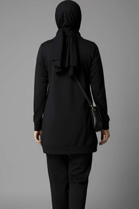 بدلة لويزا ستونيد بسحاب من قطعتين باللون الأسود