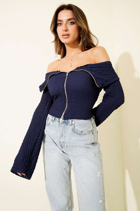 بلوزة مادونا بياقة وافل، لون كحلي